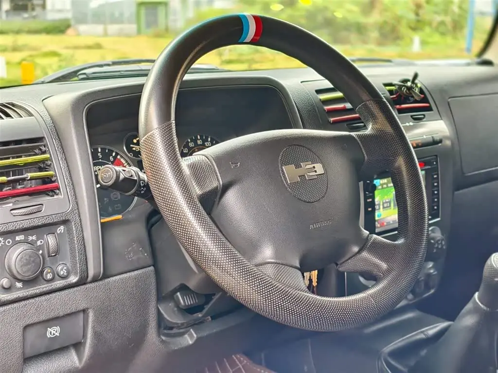 Hummer H3 2006 — Şəkil 3/7
