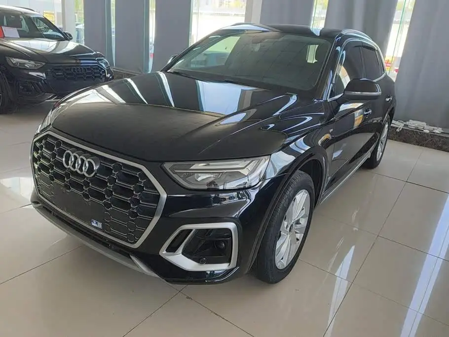 Audi Q5L, 2022