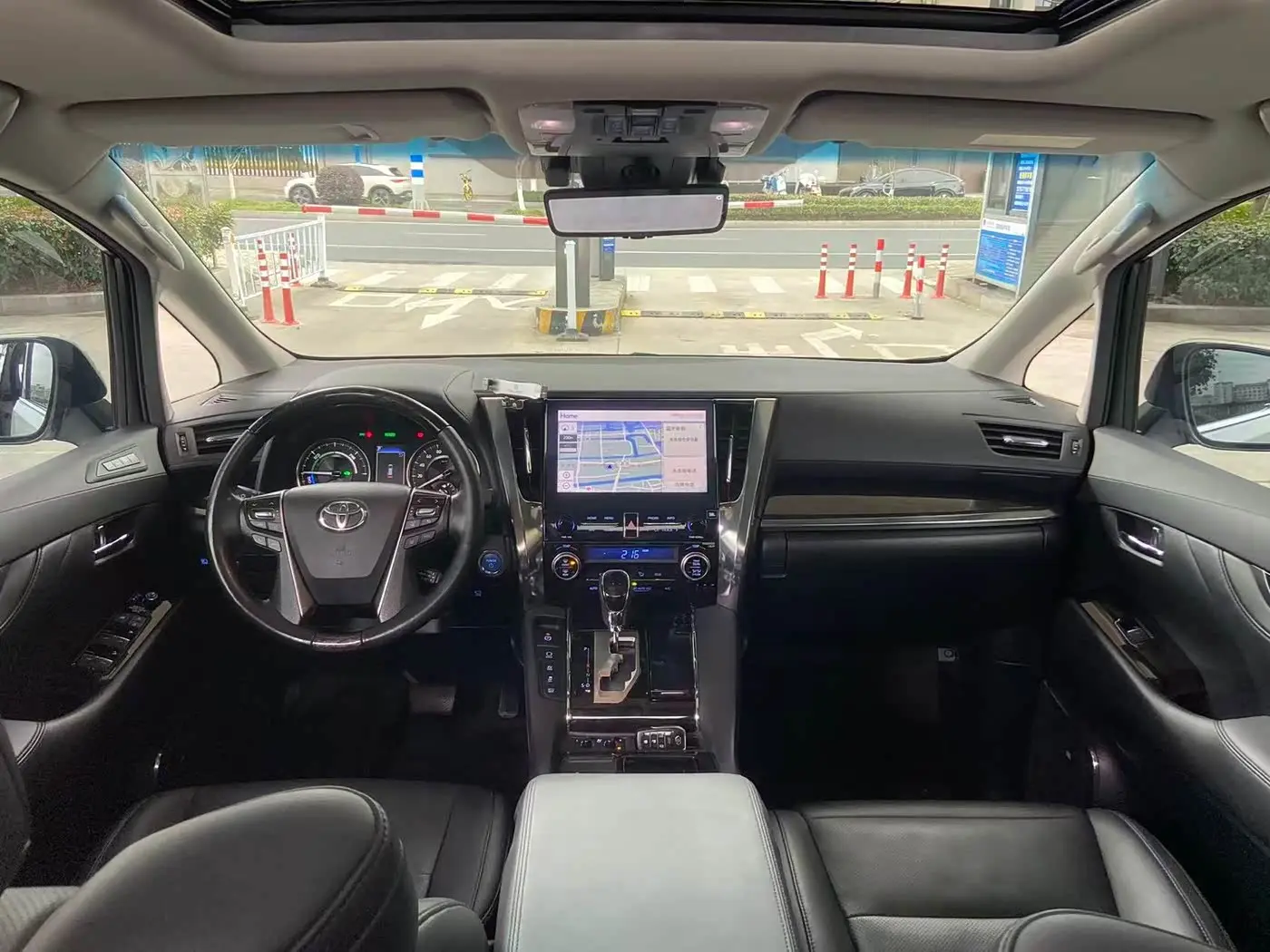 Toyota Vellfire 2022 — Photo 8/20