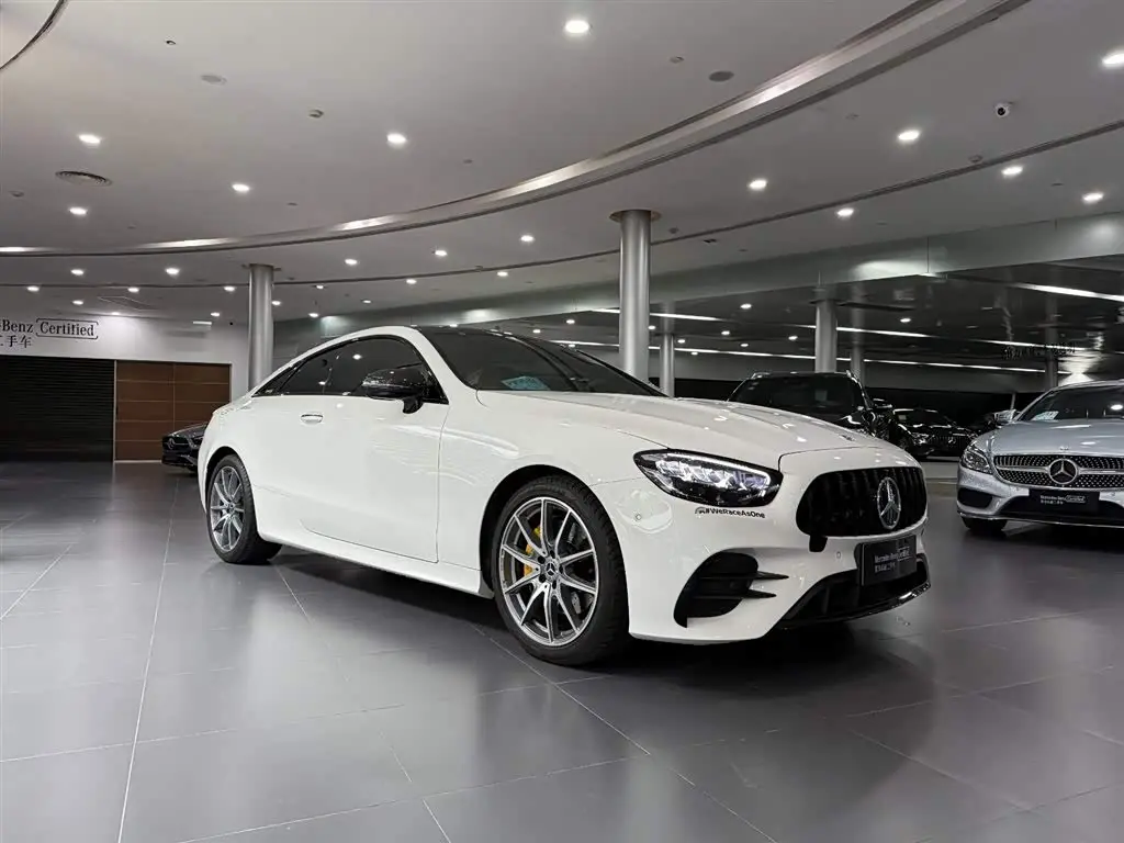 Mercedes-Benz E-Class 2023 — Photo 3/14