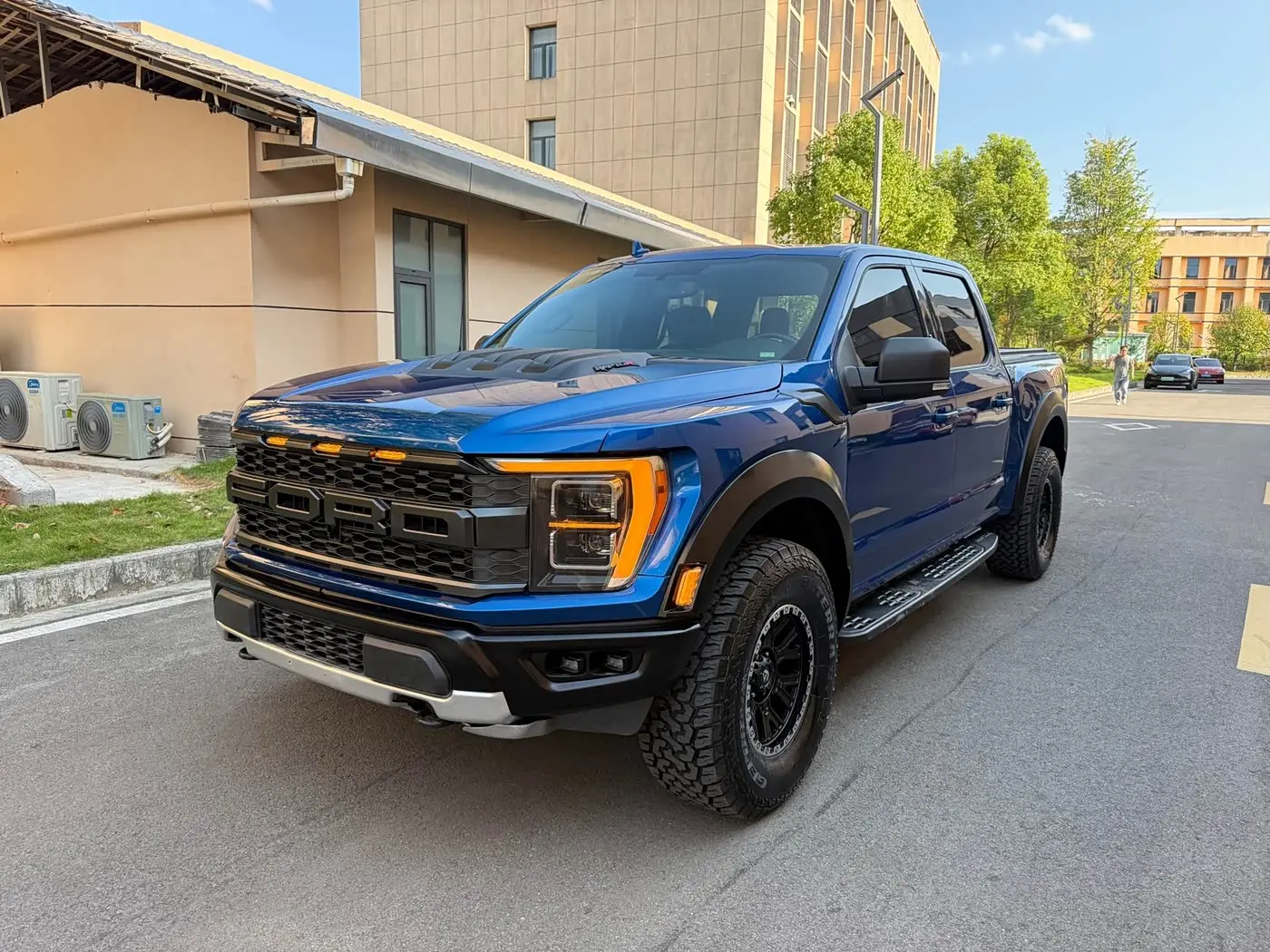 Ford F-150 Raptor 2019 — Фото 1/9