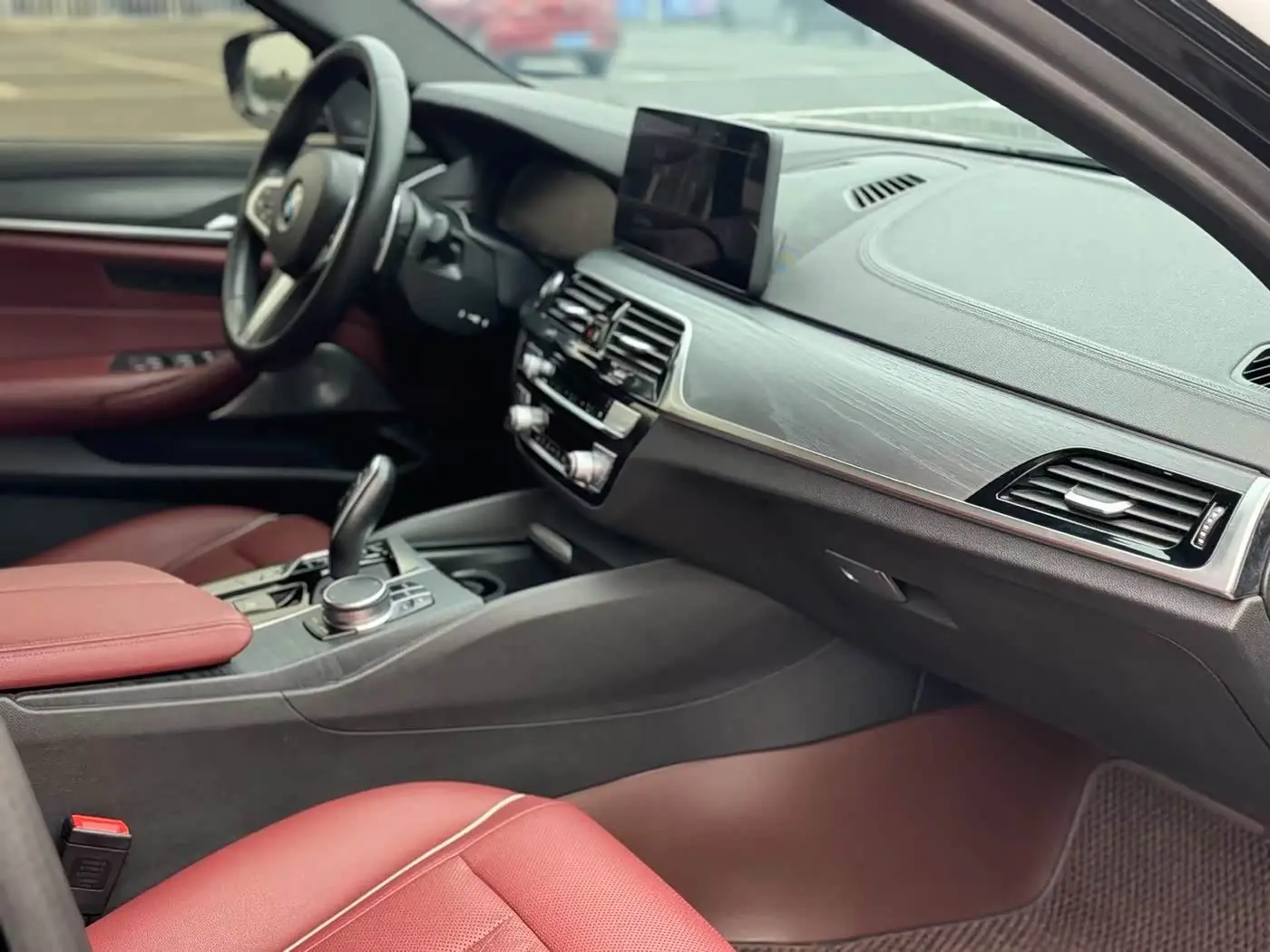 BMW 5 Series 2021 — Photo 4/8