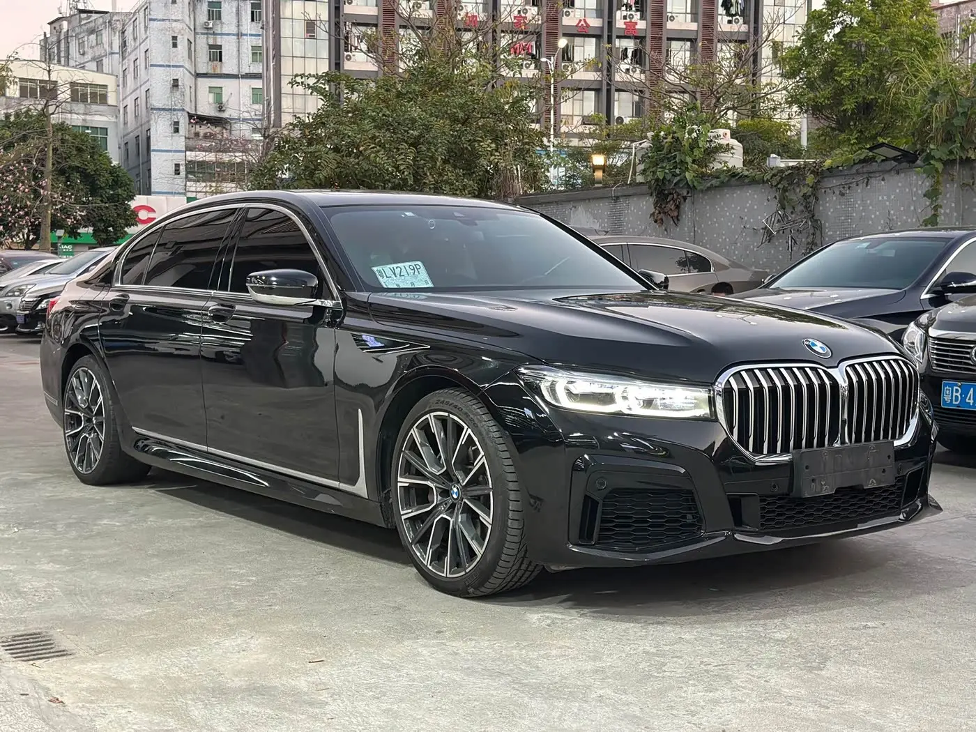 BMW 7 Series 2021 — Photo 3/9
