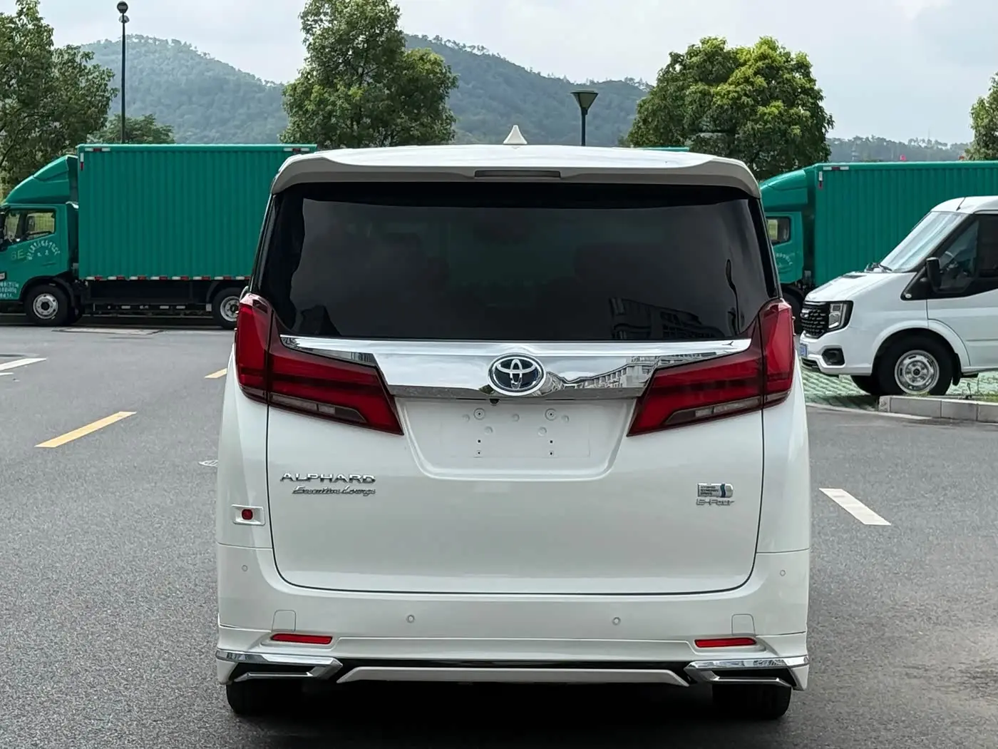 Toyota Alphard 2022 — Photo 6/20