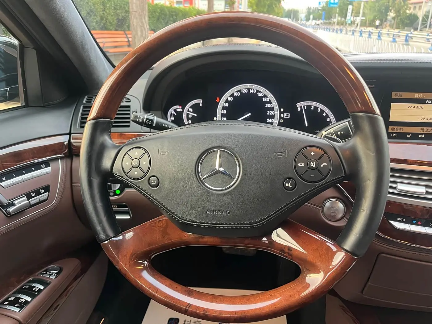 Mercedes-Benz S-Class 2011 — Şəkil 17/20