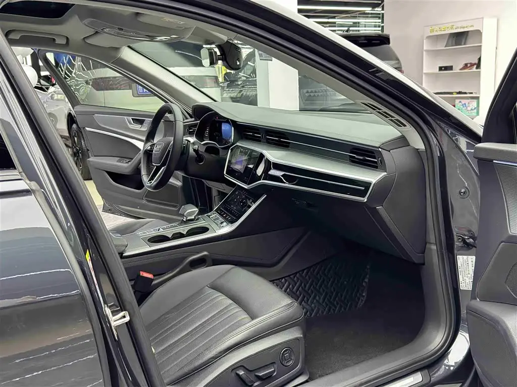 Audi A6 2023 — Photo 8/16