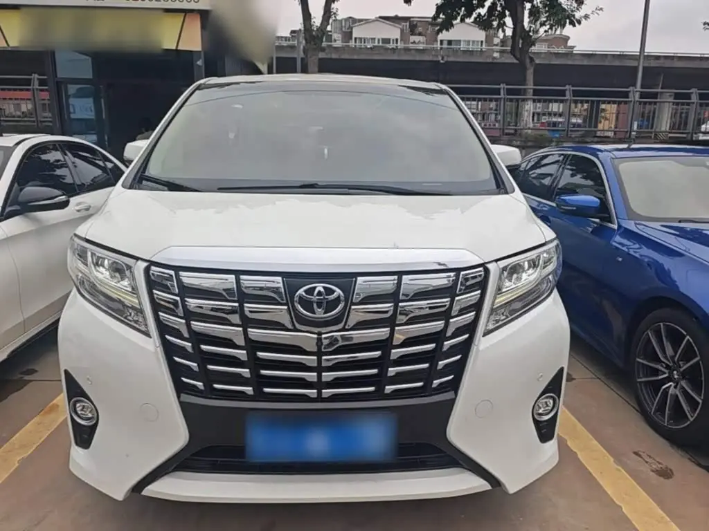 Toyota Alphard 2017 — Photo 3/20