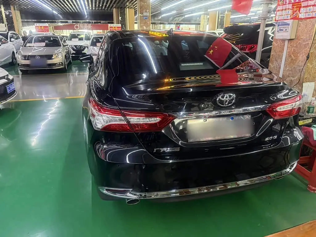 Toyota Camry 2023 — Фото 8/13