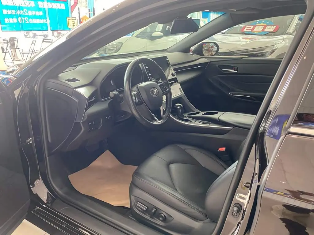 Toyota Avalon 2021 — Photo 7/16