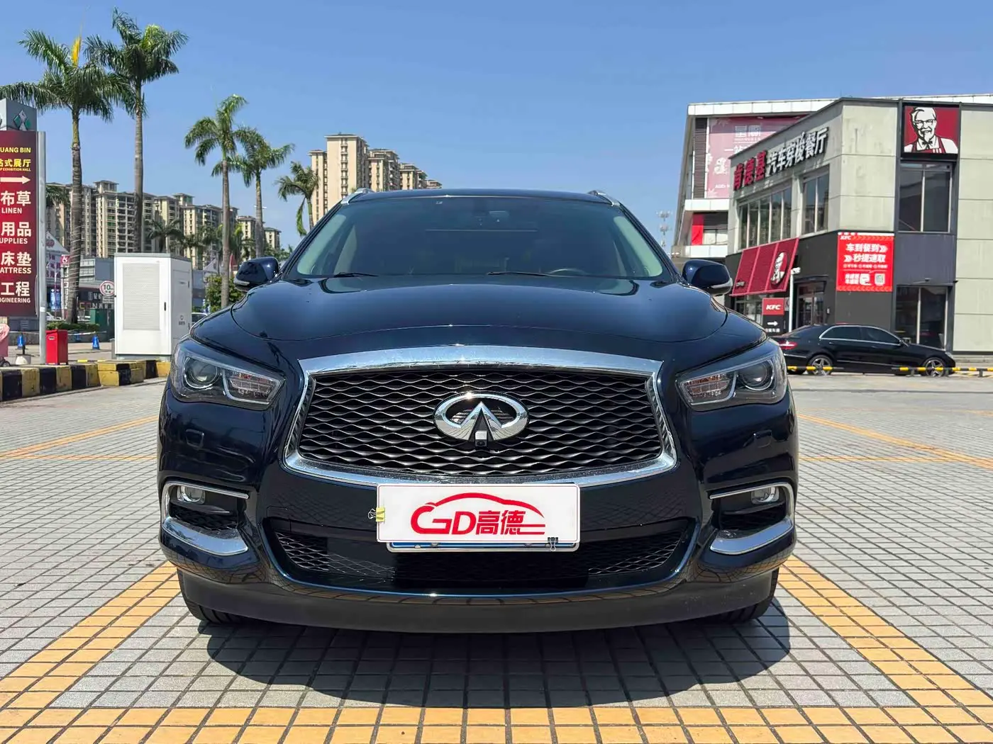 Infiniti QX60 2020 — Photo 2/20