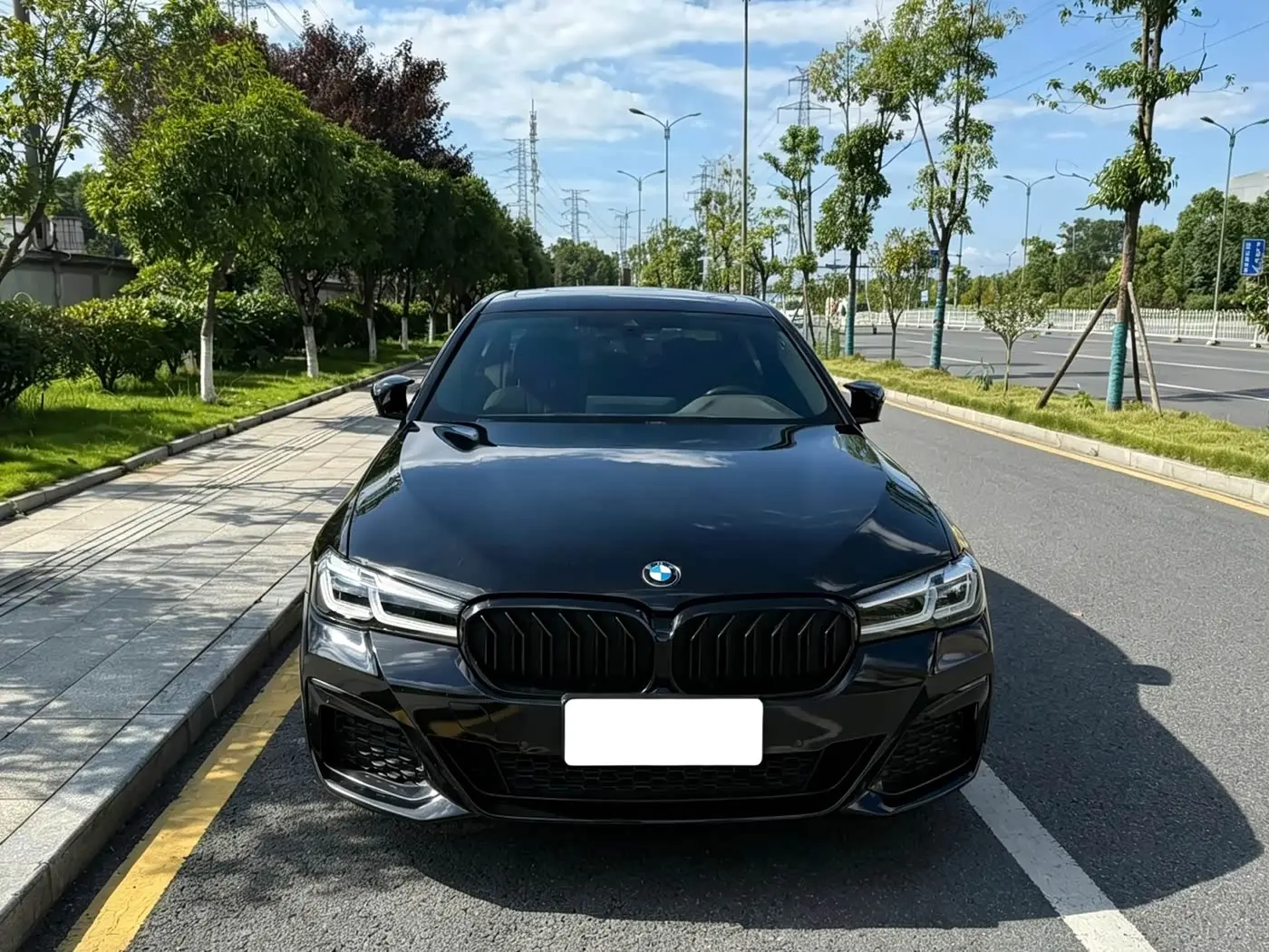 BMW 5 Series 2023 — Photo 2/20
