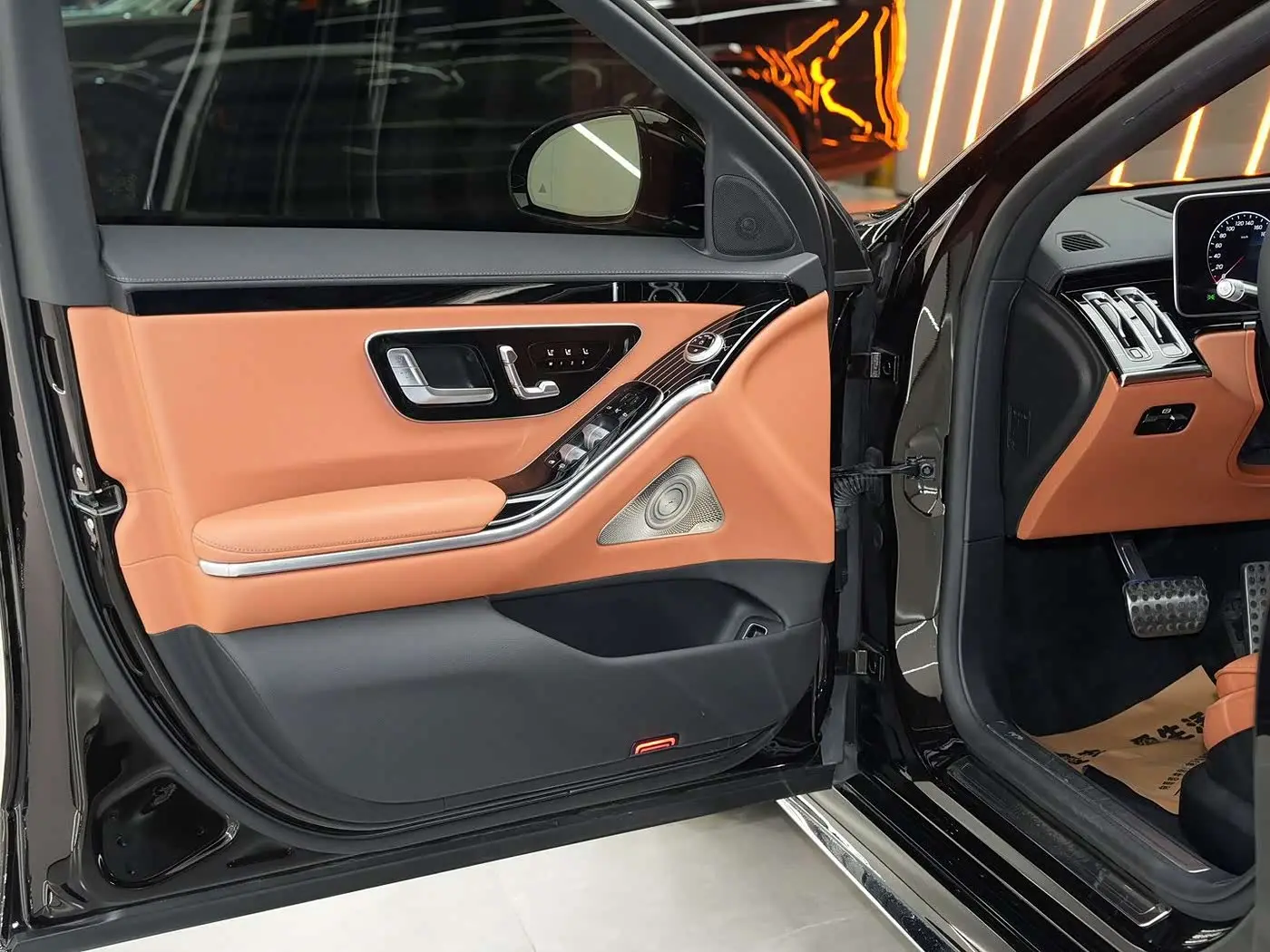 Mercedes-Benz S-Class 2023 — Photo 18/18