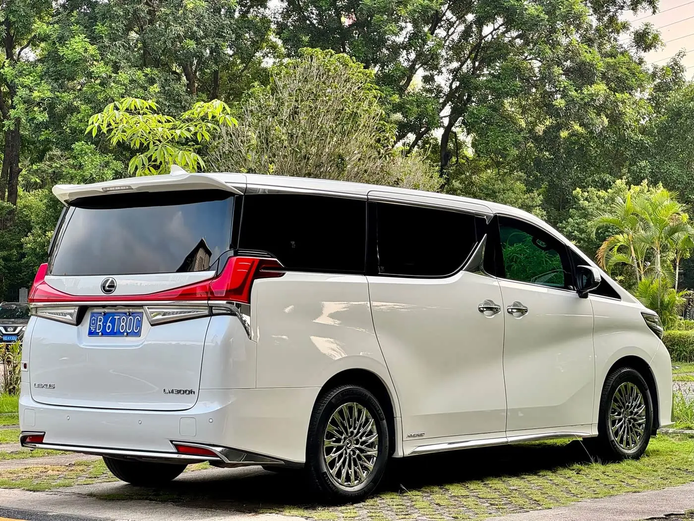 Lexus LM 2020 — Şəkil 16/18