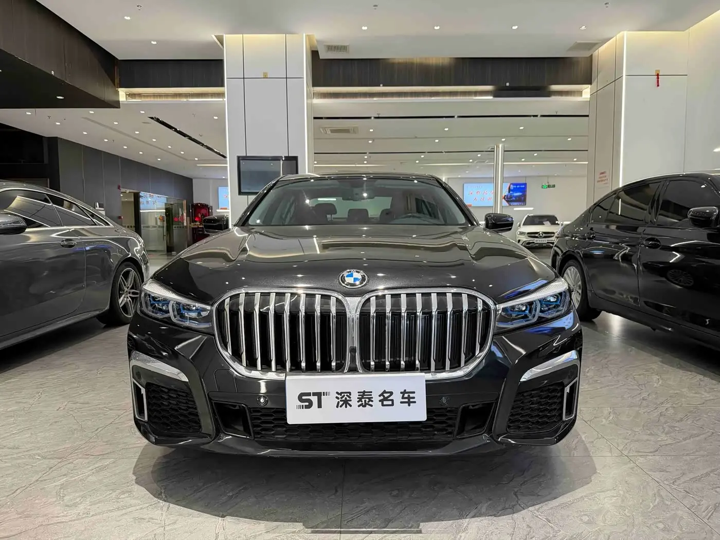 BMW 7 Series 2018 — ფოტო 2/7