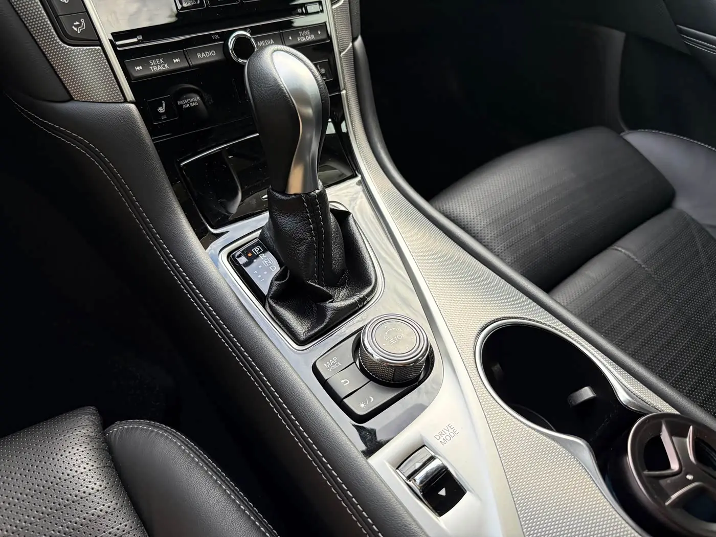 Infiniti Q50 2015 — Фото 12/18