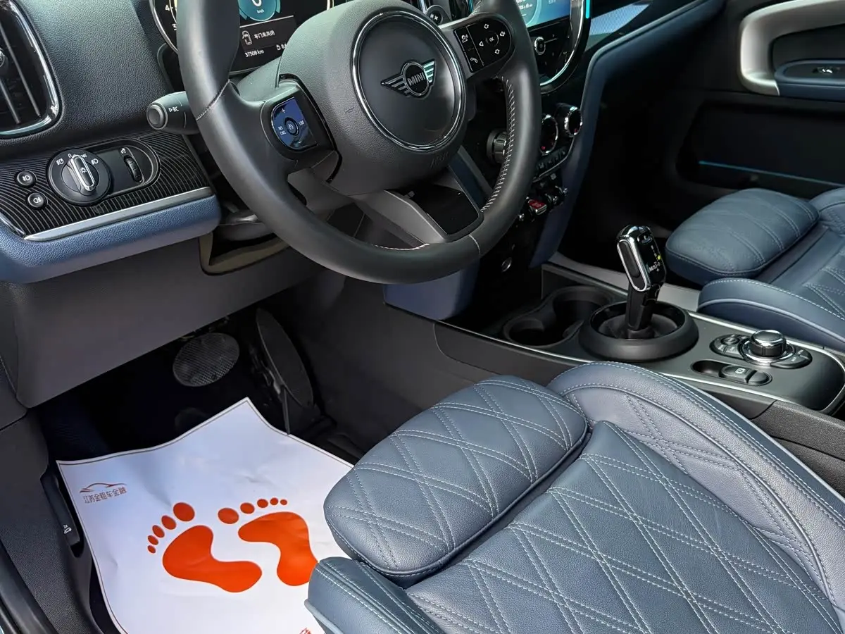 MINI COUNTRYMAN 2023 — Photo 8/20