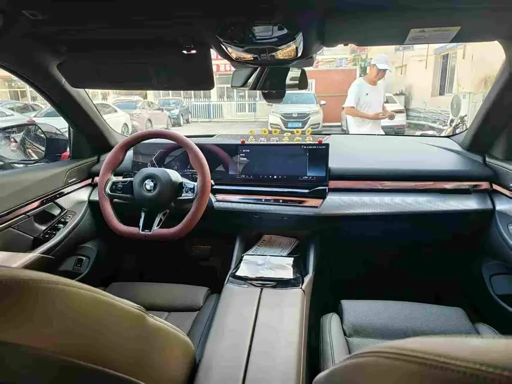 BMW 5 Series 2026 — Photo 8/9