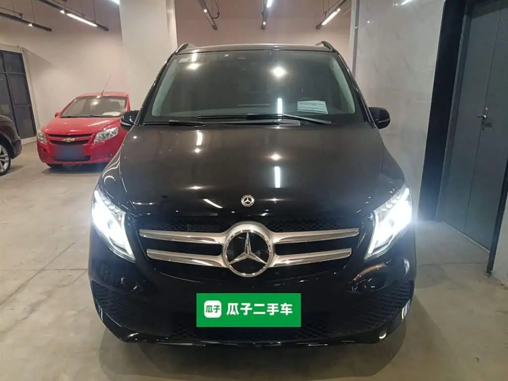Mercedes-Benz V-Class 2021 — Фото 3/20