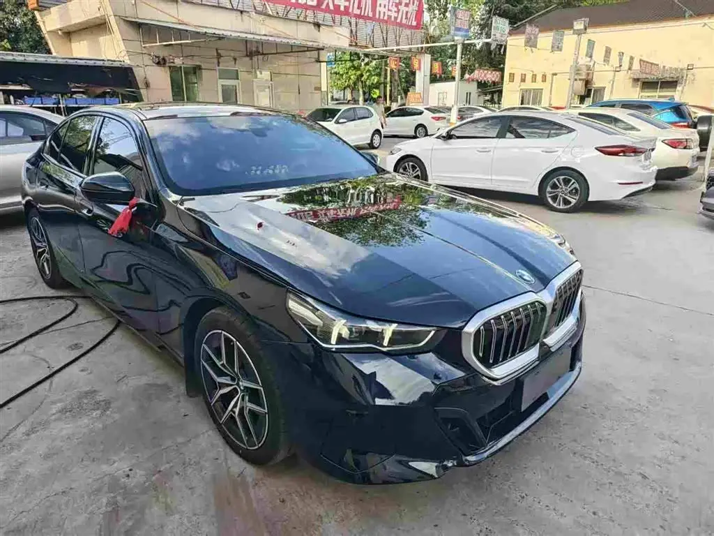 BMW 5 Series 2026 — Photo 3/9
