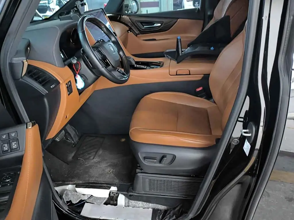 Toyota Vellfire 2024 — Фото 8/15