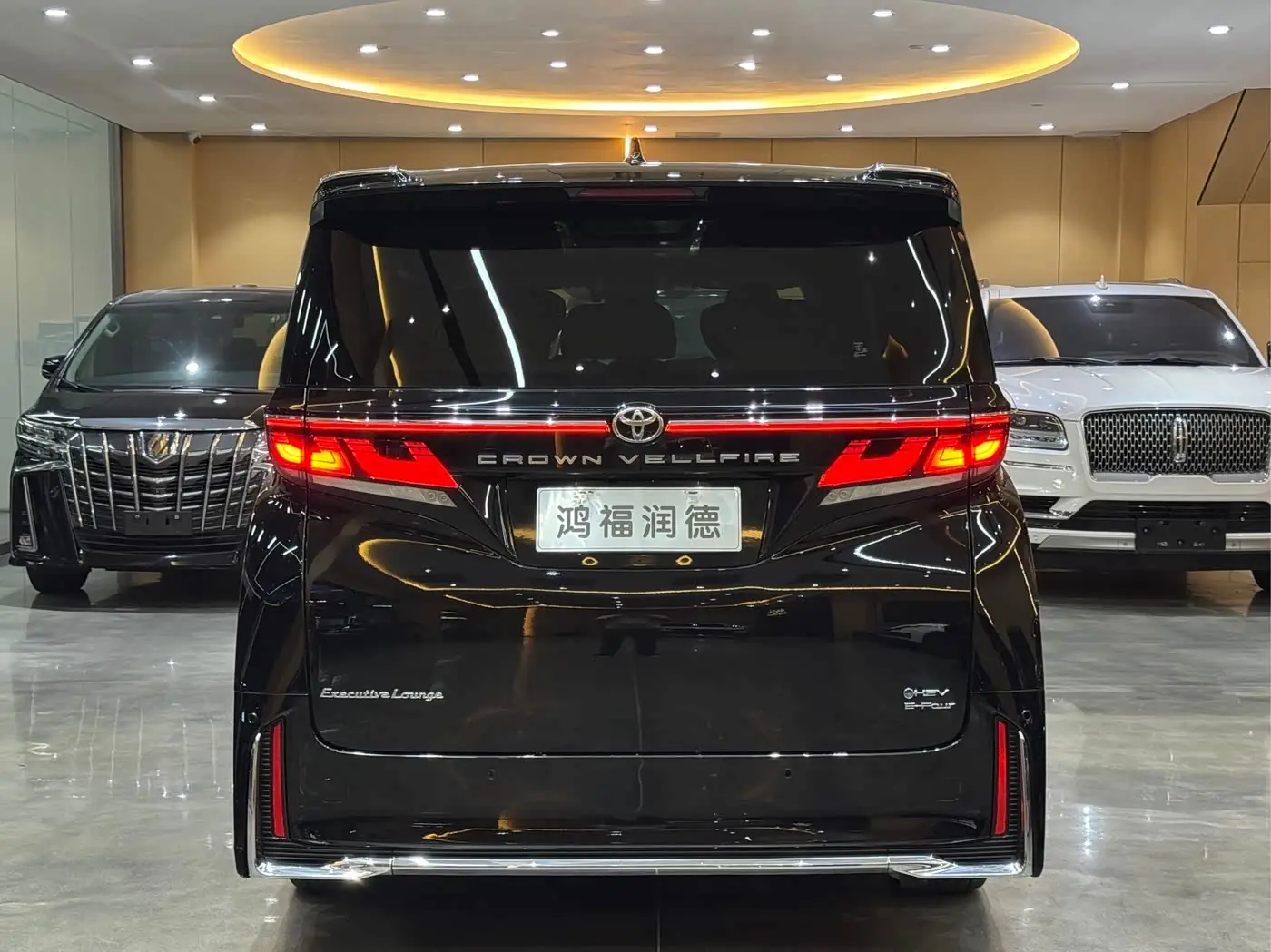 Toyota Vellfire 2023 — Фото 11/11