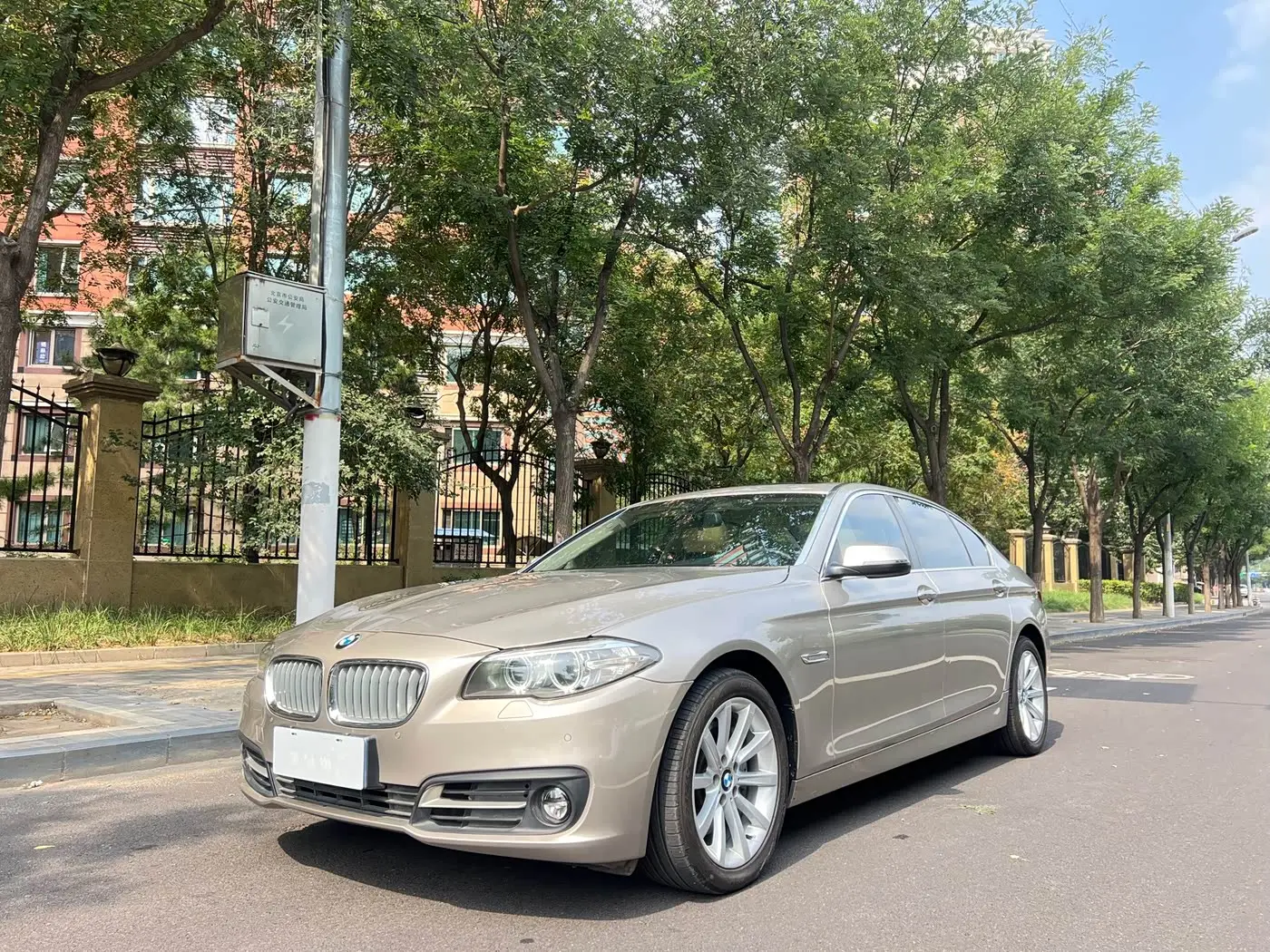 BMW 5 Series 2014 — Photo 1/19