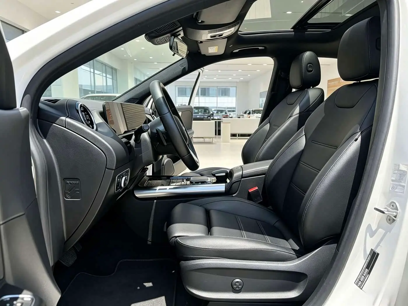 Mercedes-Benz GLA 2022 — Photo 8/15