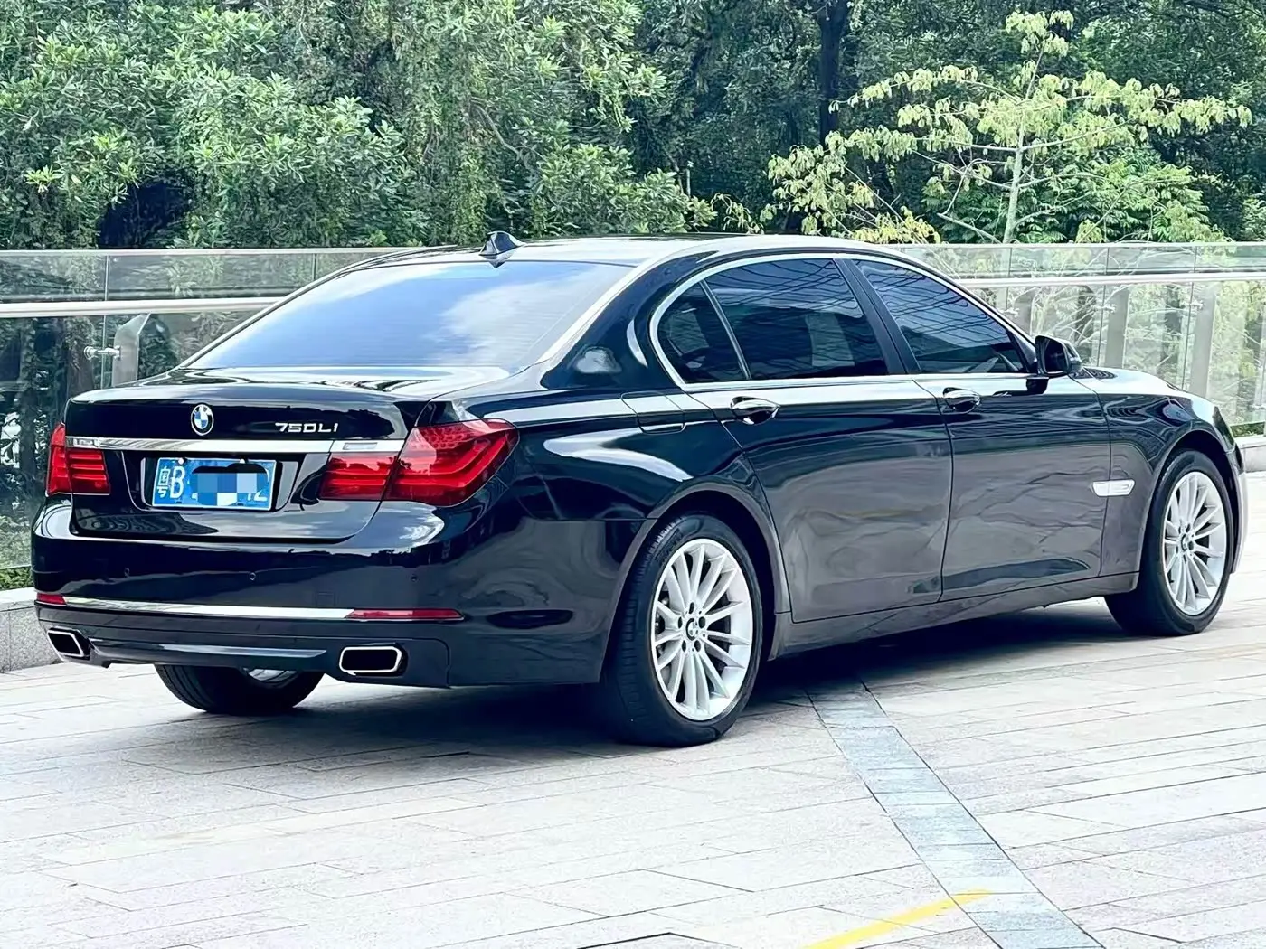 BMW 7 Series 2014 — Фото 6/13