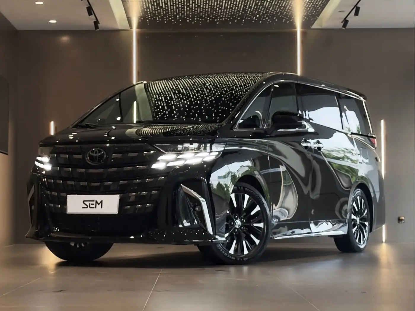 Toyota Alphard, 2024