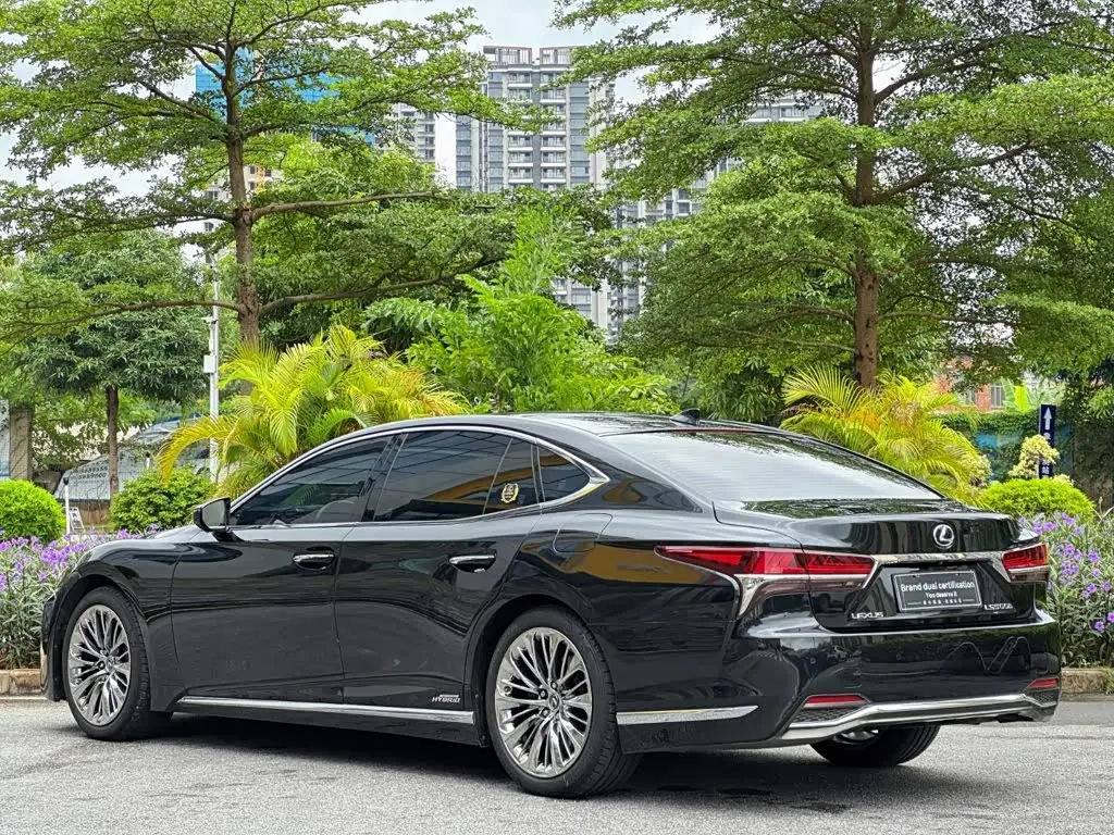 Lexus LS 2020 — Photo 5/19