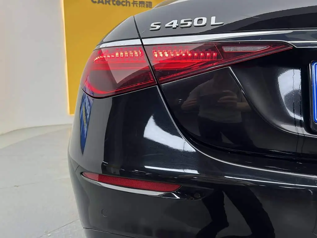 Mercedes-Benz S-Class 2024 — Photo 9/20