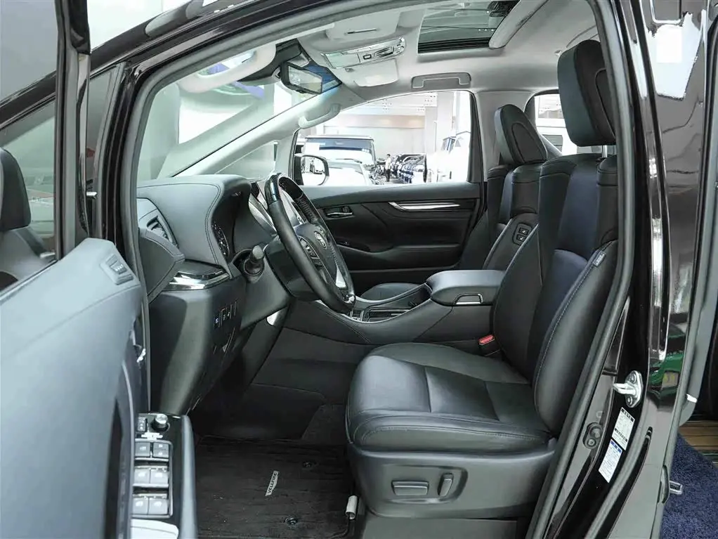 Toyota Vellfire 2020 — Photo 11/20