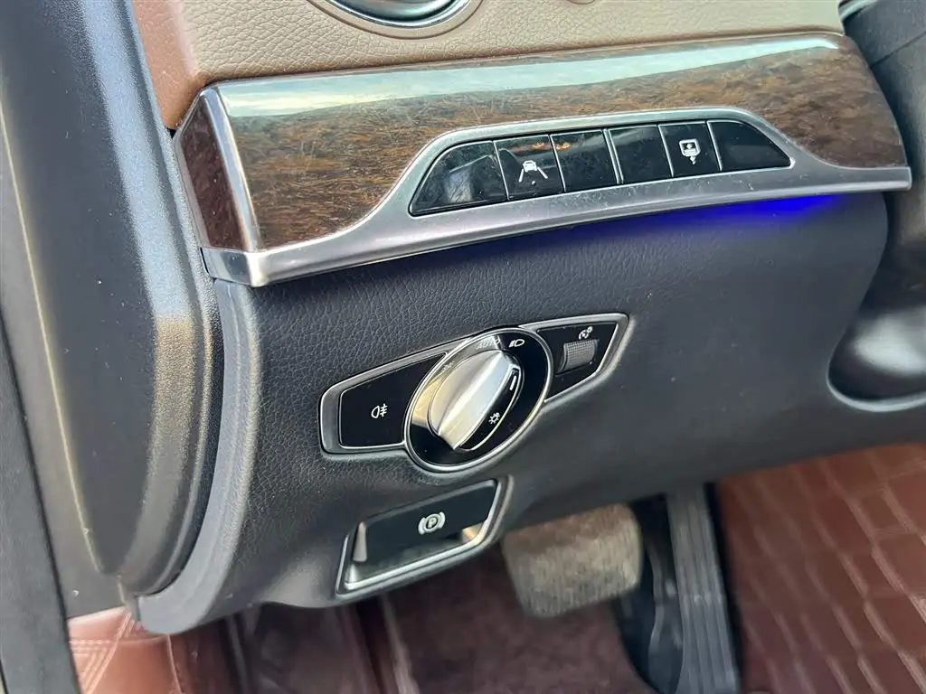 Mercedes-Benz S-Class 2019 — Photo 6/19