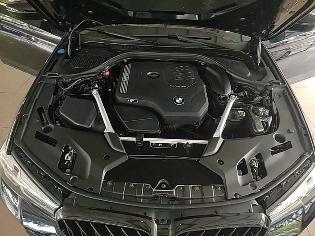 BMW 5 Series 2022 — Photo 20/20
