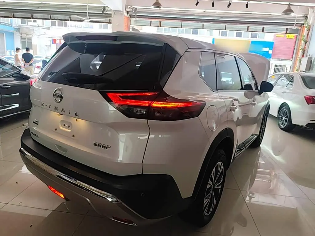 Nissan X-Trail 2021 — Фото 7/20