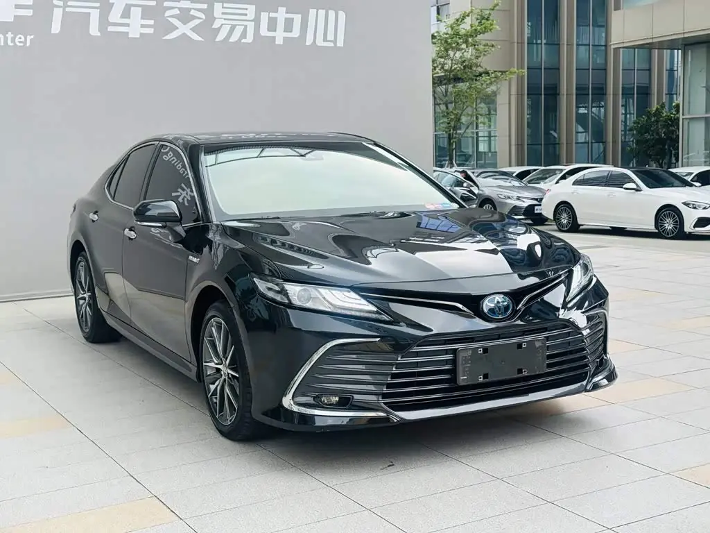 Toyota Camry 2021 — Şəkil 3/20