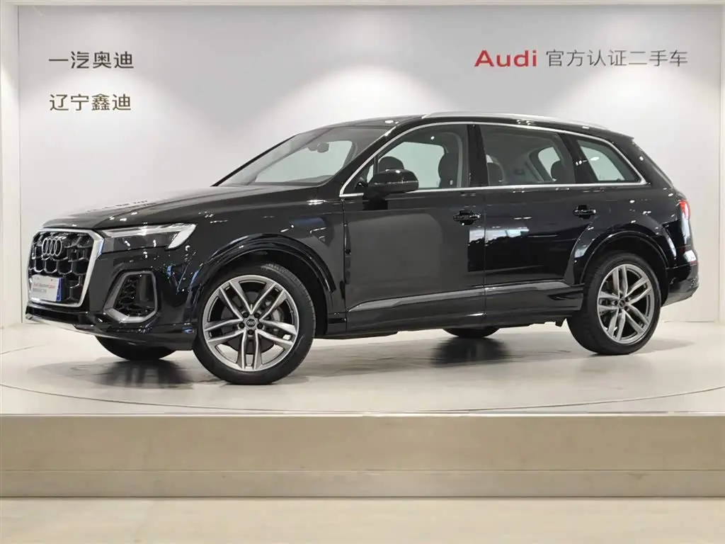 Audi Q7 2024 — Photo 1/9