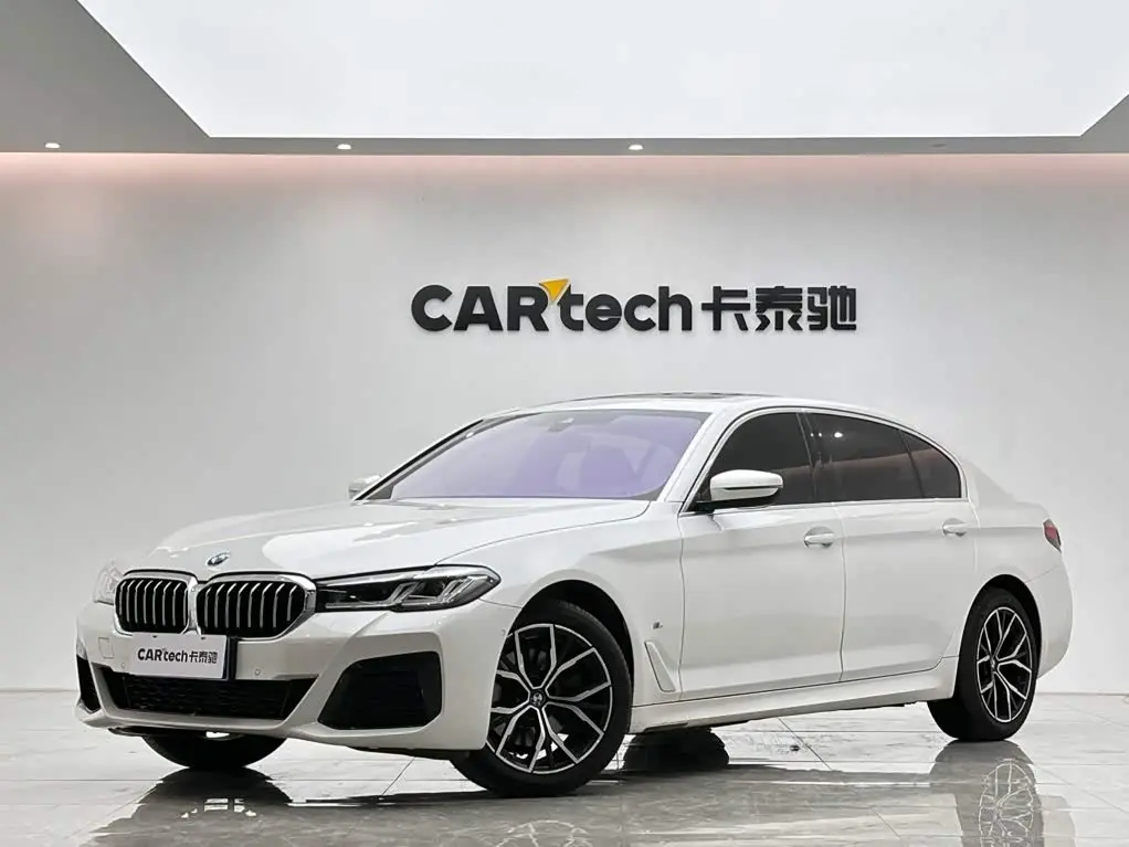 BMW 5 Series 2023 — Photo 1/15