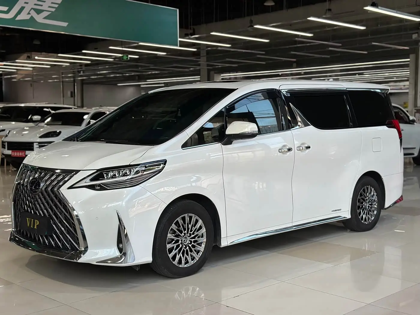 Lexus LM, 2021