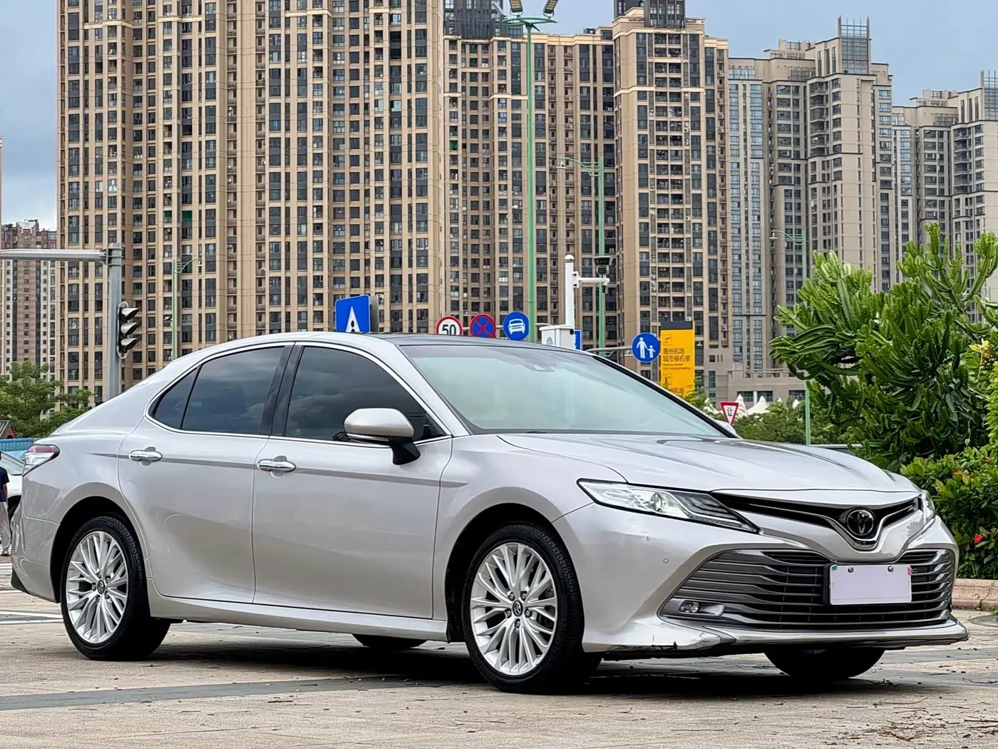 Toyota Camry 2019 — Photo 3/14