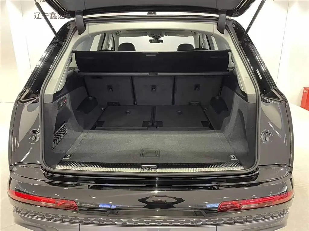 Audi Q7 2024 — Photo 6/9