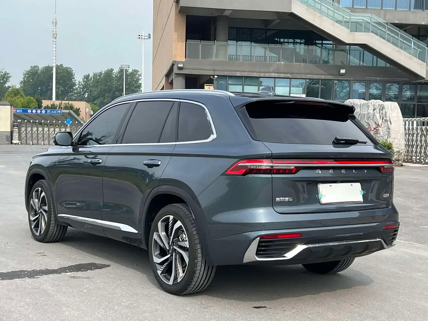 Geely Xingyue L 2023 — Фото 7/20