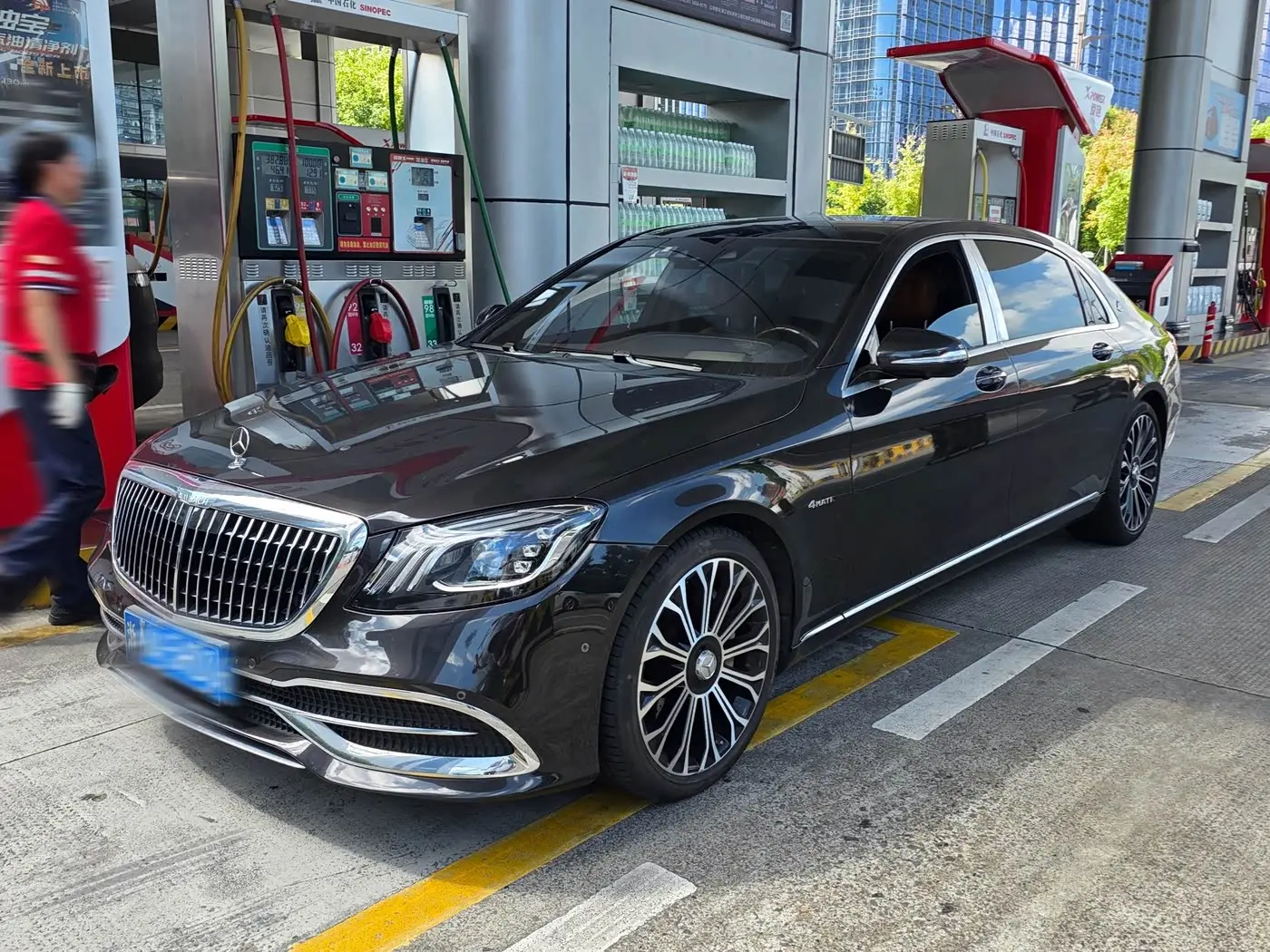 Mercedes-Benz Maybach S-Class 2020 — Photo 1/6