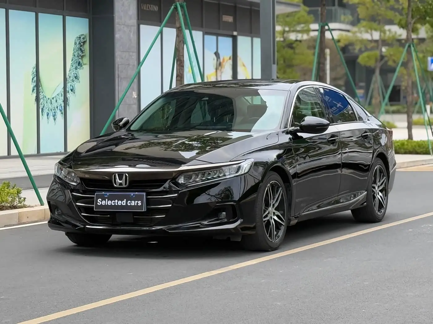 Honda Accord 2022 — Фото 1/11