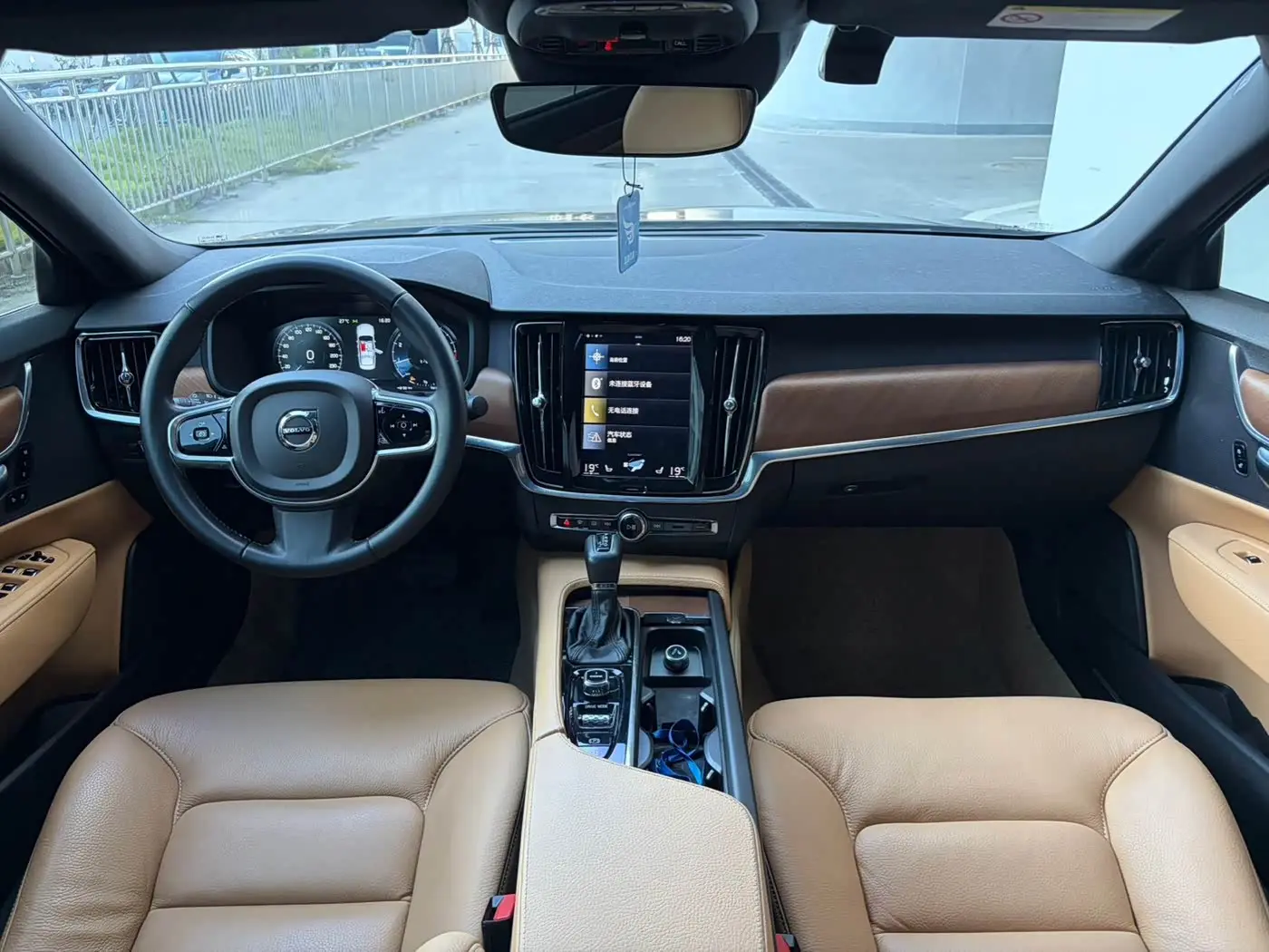 Volvo S90 2017 — Фото 11/11
