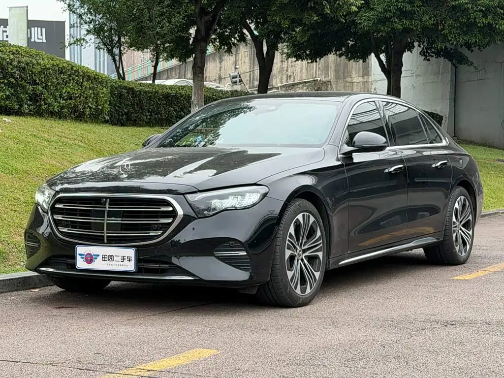 Mercedes-Benz E-Class 2025 — Фото 1/14
