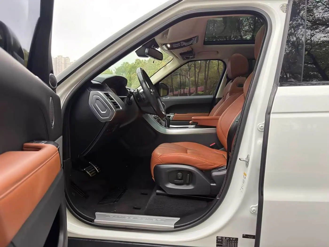 Land Rover Range Rover Sport 2016 — Photo 4/9