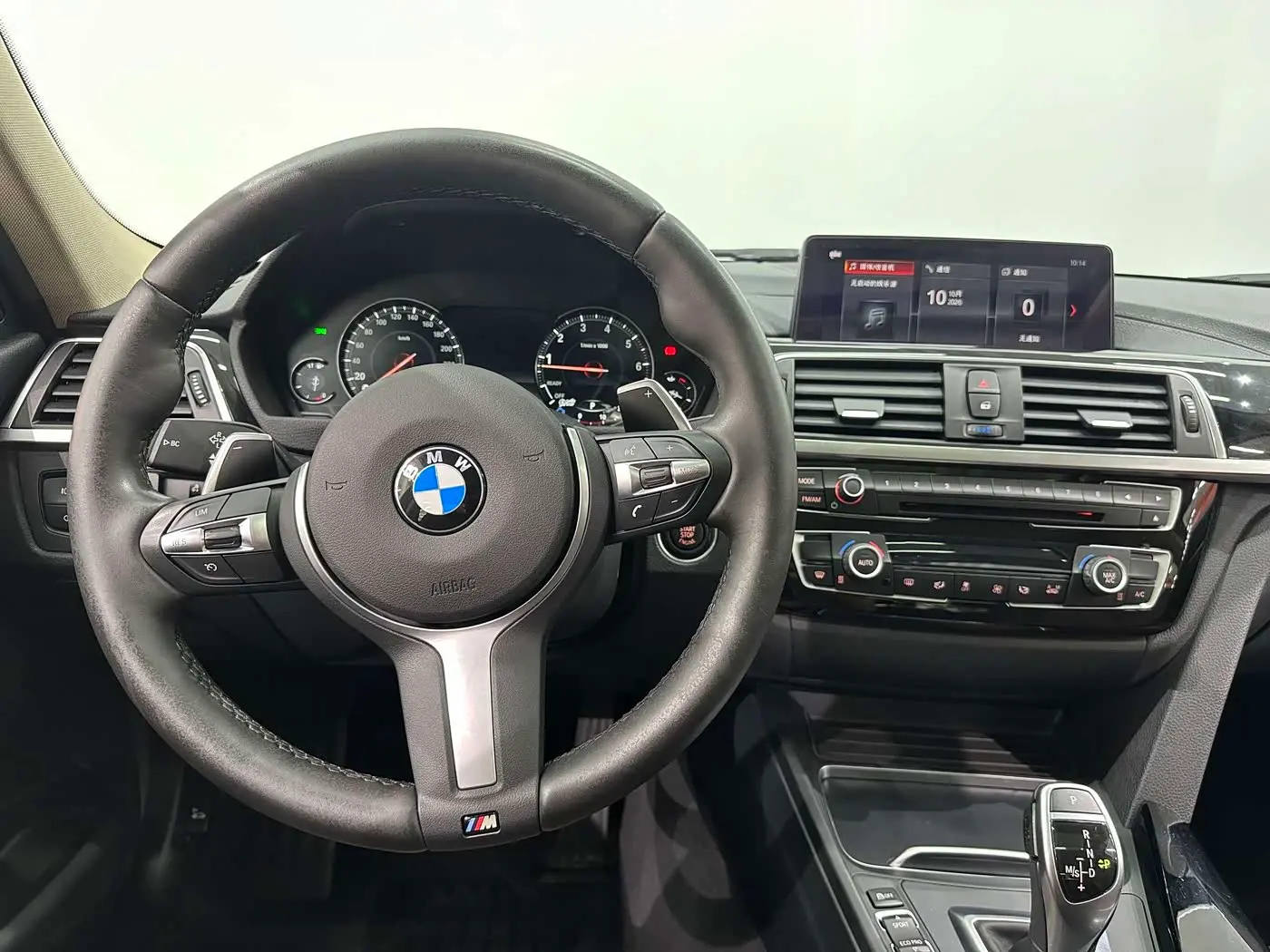 BMW 3 Series 2018 — Фото 8/20