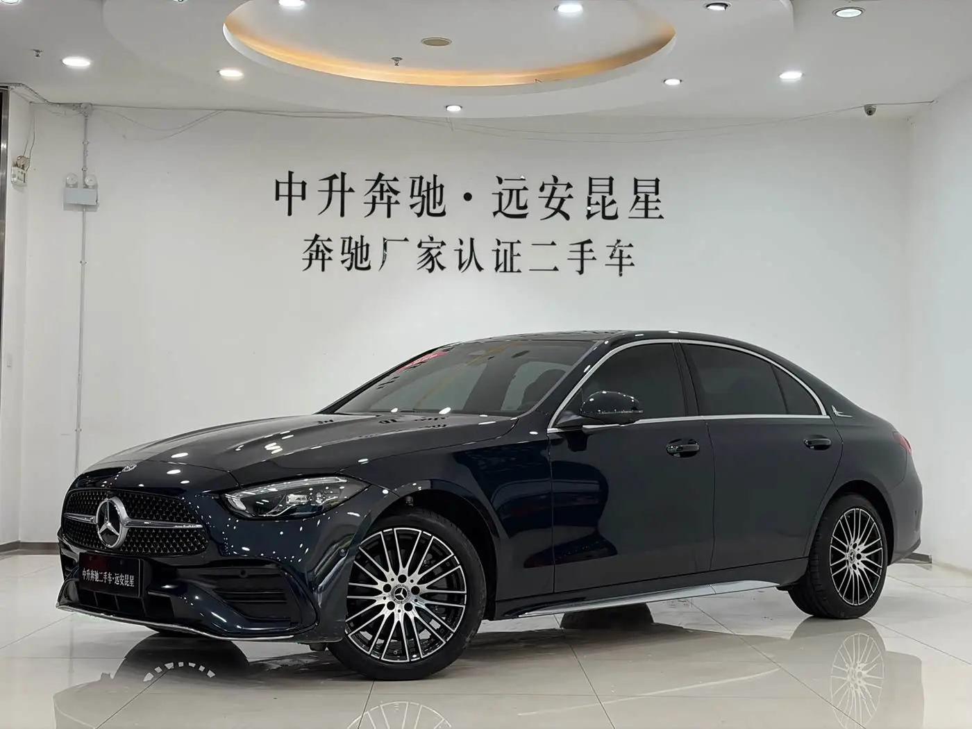 Mercedes-Benz C-Class 2025 — Фото 1/20