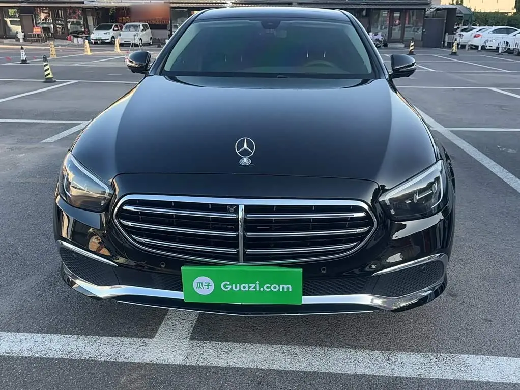 Mercedes-Benz E-Class 2022 — Photo 7/20